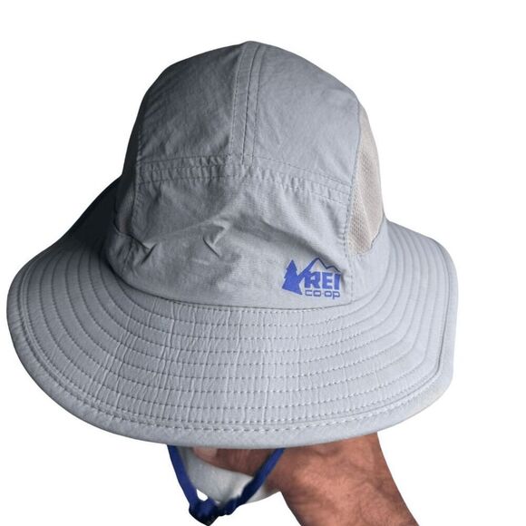 REI Co-op Boys Outdoor Mesh Chin Strap Bonnie Hat Light Gray - Picture 4 of 9